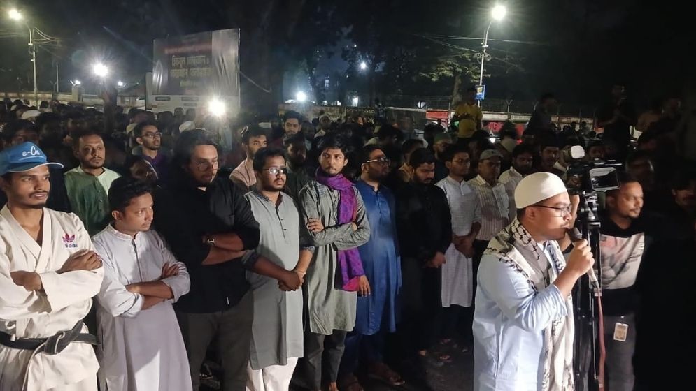 DU students hold funeral in absentia for Ayatollah Ali Khamenei, stage protest rally