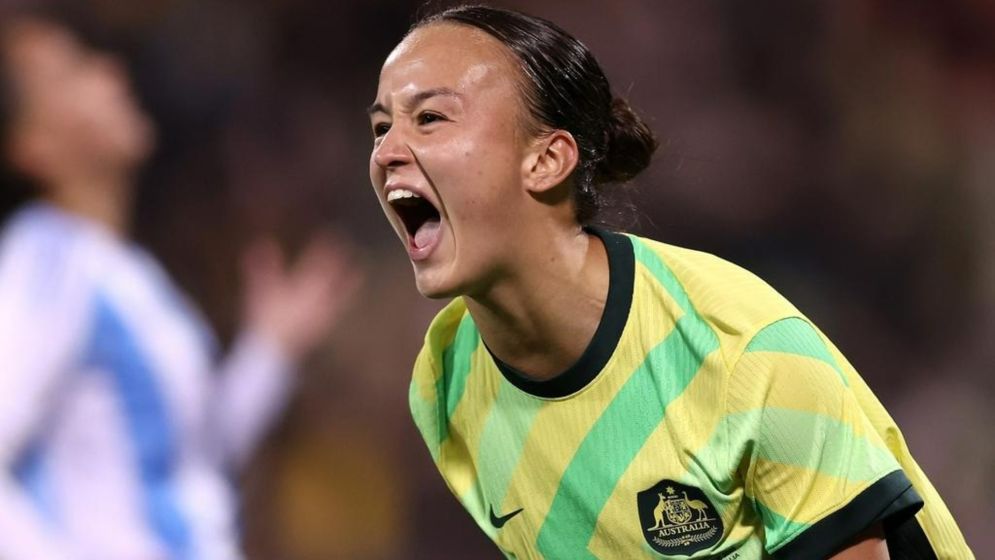 Australia's Sayer praises Iran players' bravery amid homeland turmoil