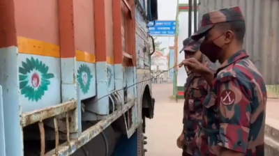 BGB deployed along Benapole border to prevent fuel smuggling
