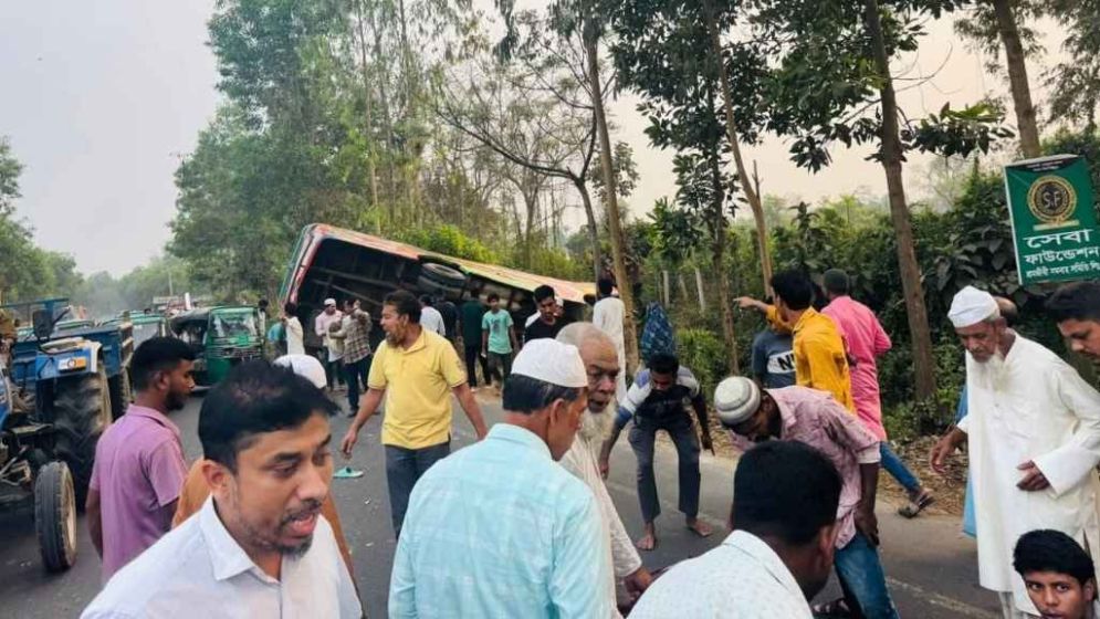 Bus–motorcycle collision leaves 3 dead, several injured in Ctg