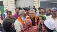 BNP MP receives Awami League leader with floral garland at jail gate