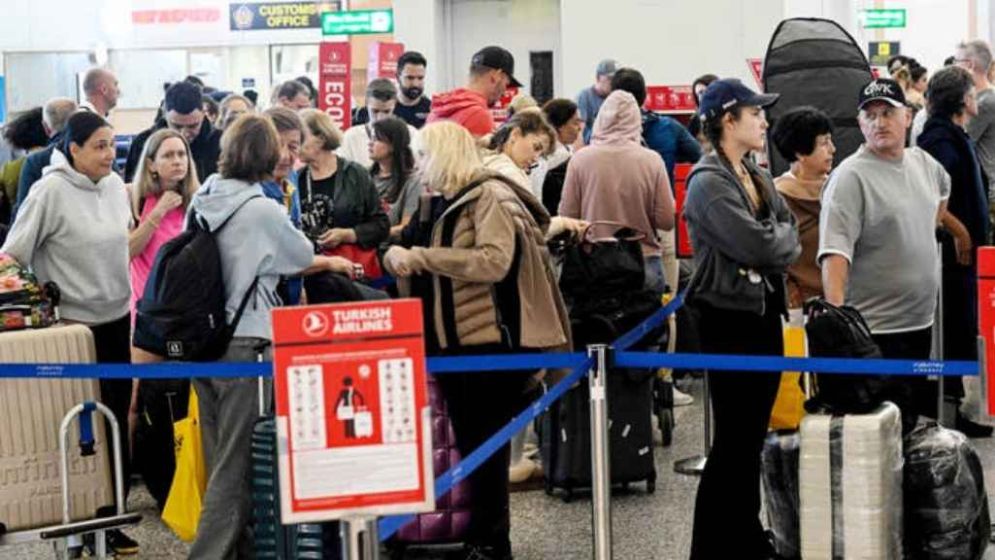Mideast war disrupts migration, aviation