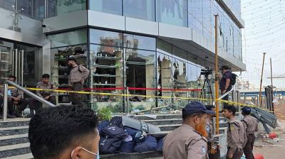 12 arrested in case over mob attack on shopping complex at Uttara