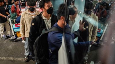 20 Thai sailors return home after vessel attacked in Gulf
