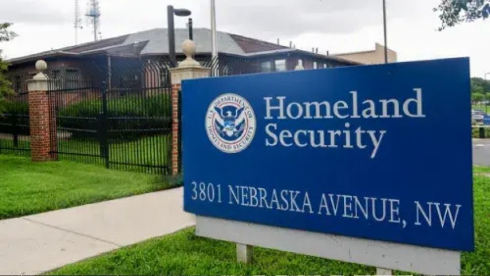 US offers free flights, $2,600 exit bonus for illegal immigrants