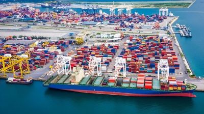 25 ships unload fuel at Ctg port in 22 days of March