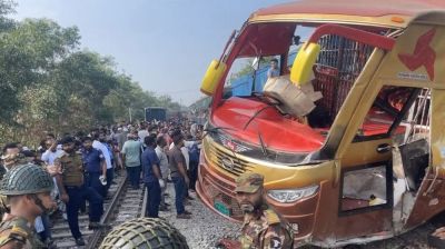 Train services resume 5 hours after Cumilla accident