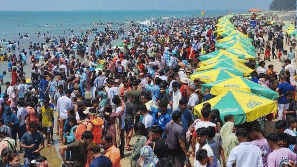 Cox’s Bazar sea beach bustling with tourists on second day of Eid