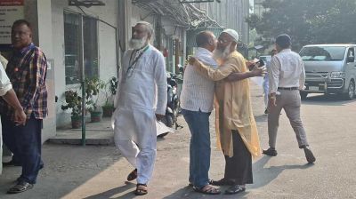 Secretariat springs back to life after 7-day Eid break