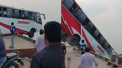 Bus falls into Padma: Shipping ministry forms six-member probe body