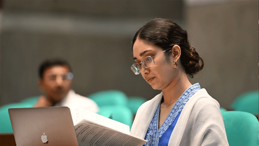 Zaima observes parliament session from VVIP lounge