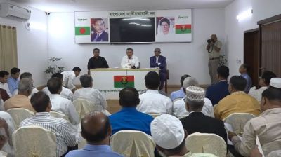 PM meets newly appointed zila parishad administrators