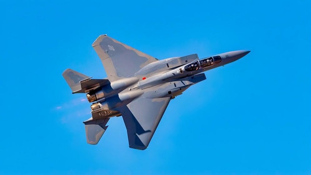 Iran shoots down US fighter jet, ground fighting erupts over pilot rescue
