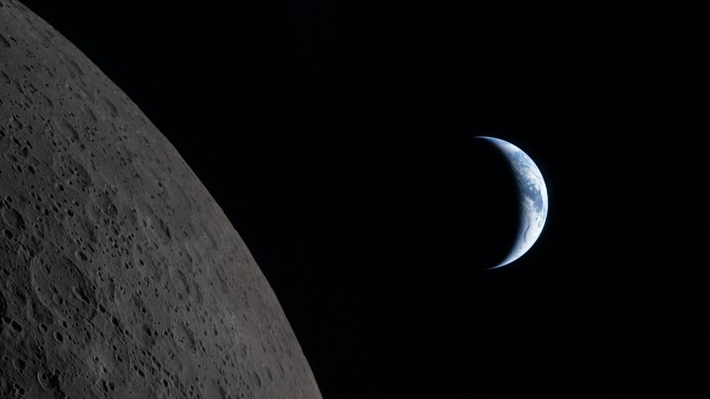 Artemis and ISS astronauts share celestial call