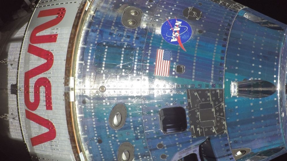 Houston, we have a problem ... with the toilet