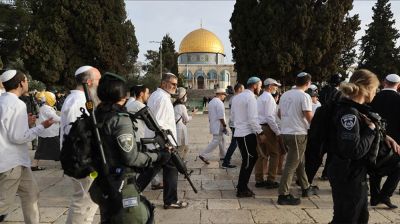 Israeli settlers storm Al-Aqsa Mosque just after reopening