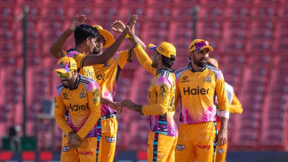 Nahid’s raw pace rips as Peshawar choke Mustafizur’s Lahore