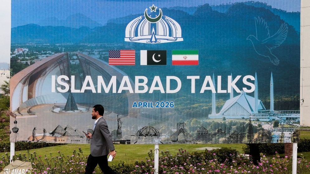 Hormuz is key sticking point as US-Iran talks continue into early Sunday