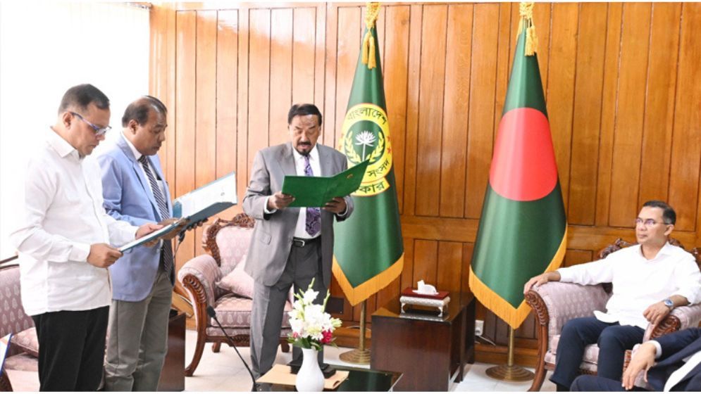 Two newly elected MPs take oath in presence of PM