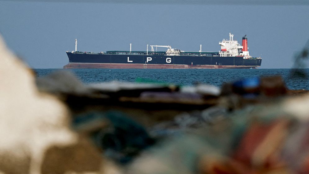 US-sanctioned Chinese tankers pass Strait of Hormuz despite blockade