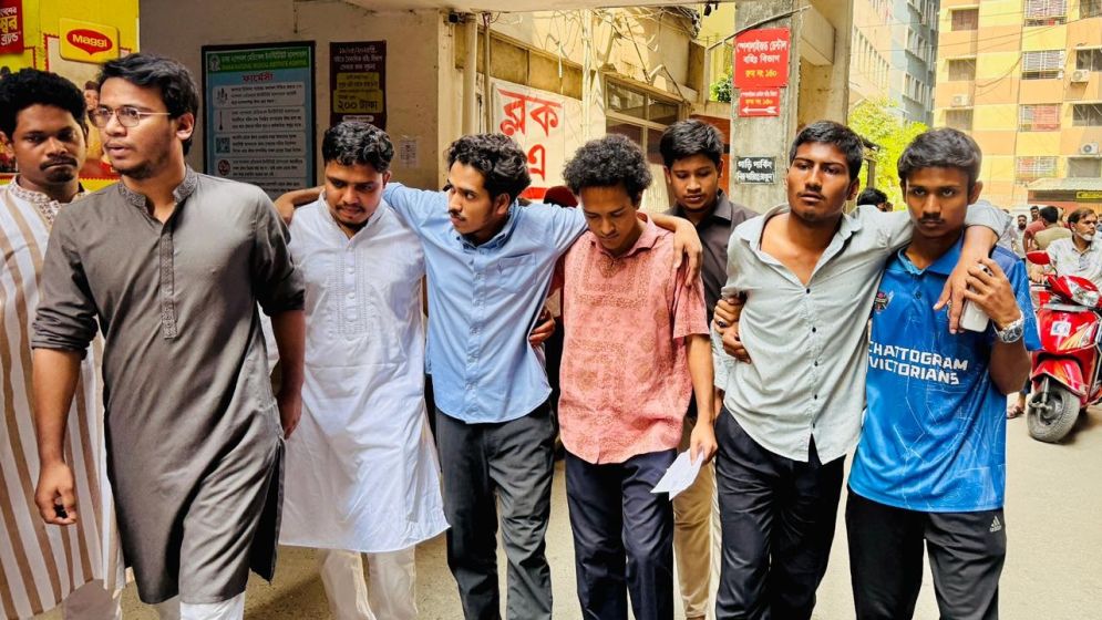 Two journalists assaulted while covering student clash at Kabi Nazrul college