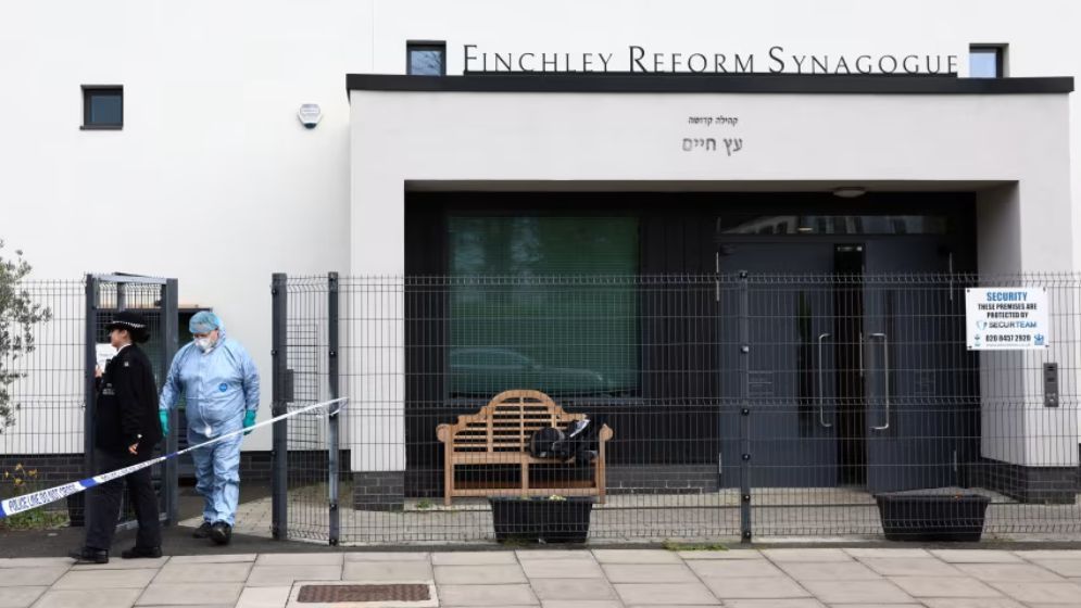 Police arrest two over London synagogue arson attempt