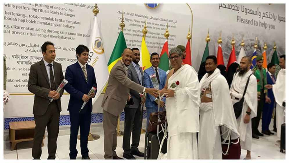 Bangladesh's first Hajj flight reaches Saudi Arabia