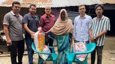 Shuvosangho provides food support to destitute woman in Chuadanga