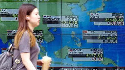 Oil jumps, stocks wobble as Mideast ceasefire hangs in the balance