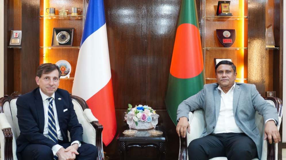 French envoy, PM’s adviser eye deepening defence ties