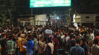 Chhatra Dal, Shibir clash at Shahbagh