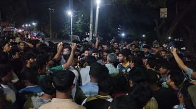 JUCSU leader accused of throwing bowl at worker after finding fly in haleem; 25 shops shut in protest