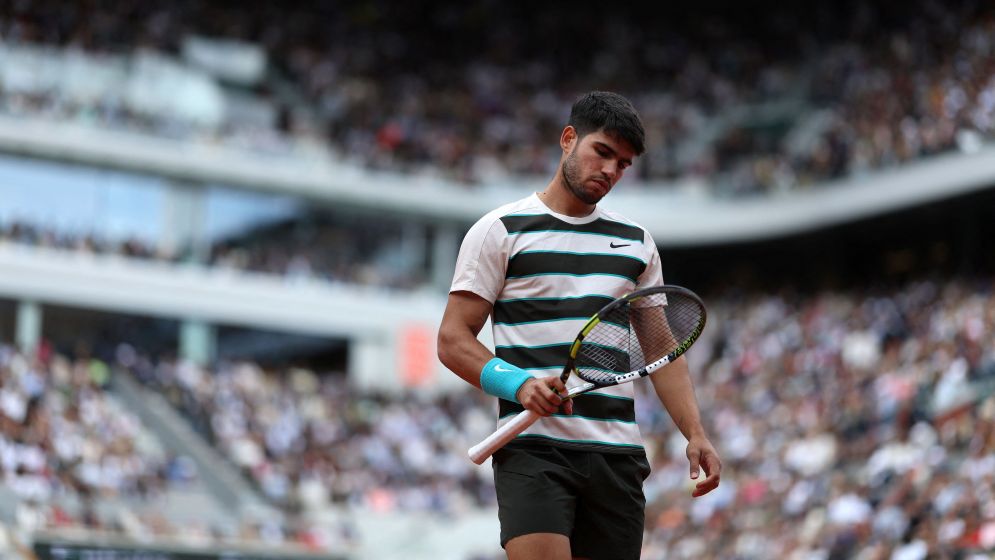 Alcaraz's three-peat dreams dashed as injury forces withdrawal