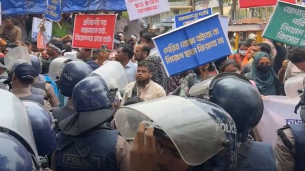 Recommended primary teachers protest in Shahbag over appointment delays