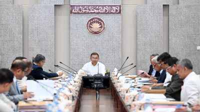 PM chairs ECNEC meeting at Secretariat