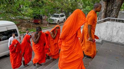 Sri Lanka detains 22 Buddhist monks for drug smuggling