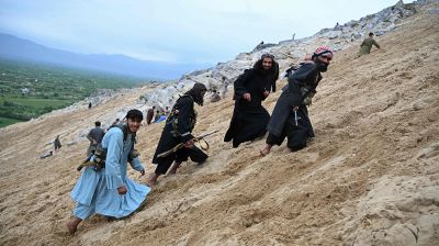 Afghan official says Pakistani fire kills seven along border