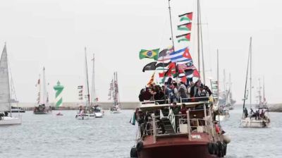 Gaza flotilla organisers say surrounded by Israeli 'military boats'