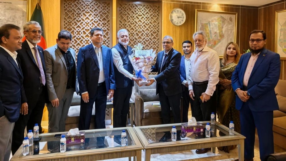 State Minister says will work with REHAB in developing modern, pro-people housing sector