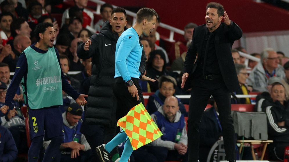 Simeone, Atletico at crossroads