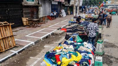 Hawkers being allowed on streets without policy or legal framework