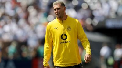 Dortmund defender Suele to retire at end of season