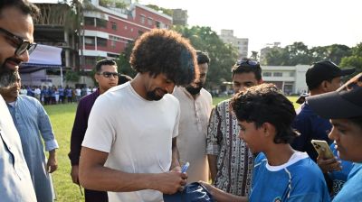 Hamza inspires youngsters at Notun Kuri Sports