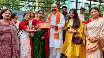 Shringla celebrates BJP’s West Bengal win in Siliguri