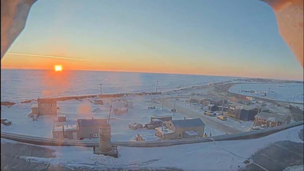 Alaskan town begins 84 days of continuous daylight