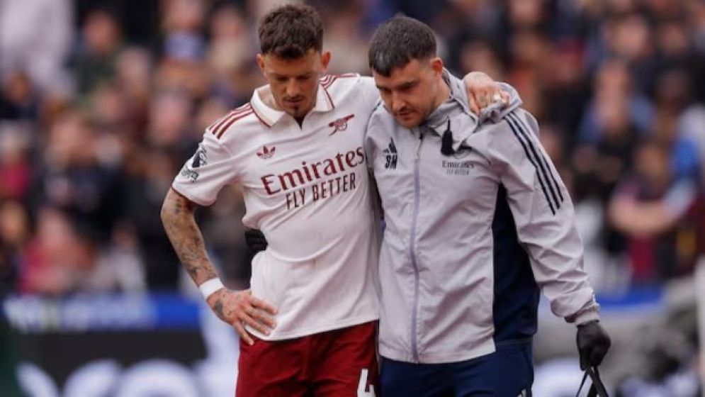 White ruled out for rest of season with knee injury