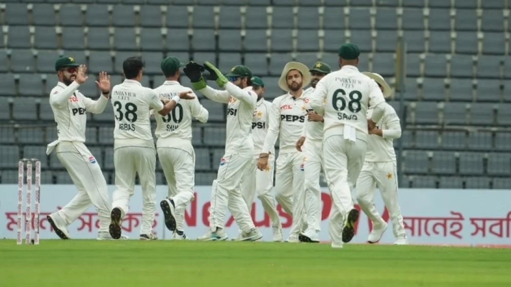 Bangladesh reach lunch at 101/3 after Abbas strikes twice on Tanzid's debut day