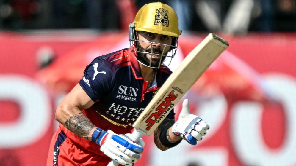 Kohli dazzles as Bengaluru qualify for play-offs