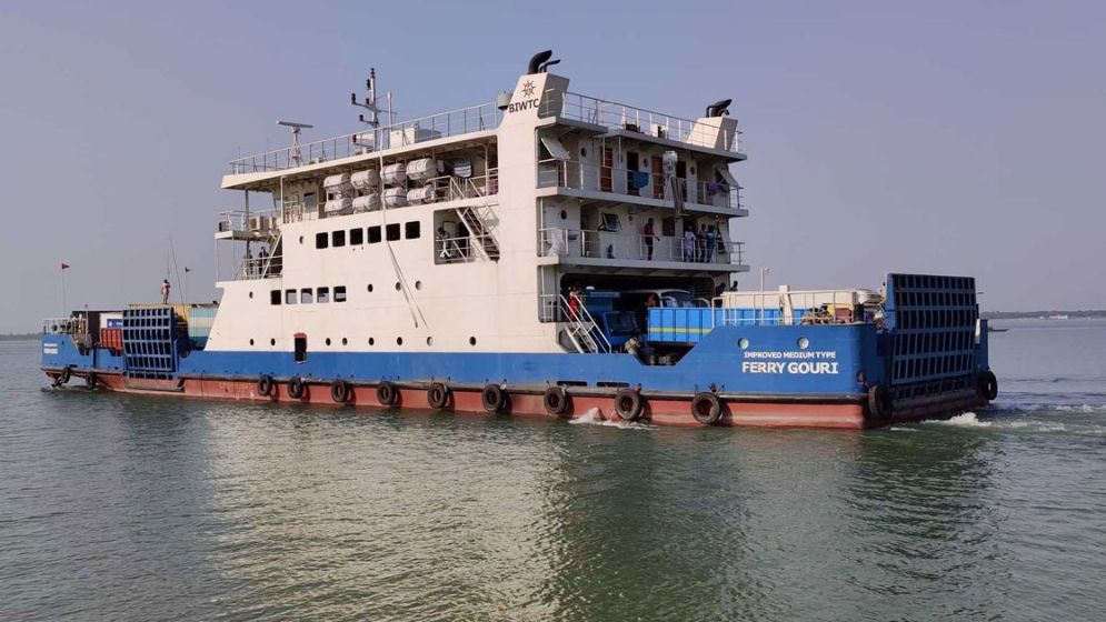 Ferry services on Paturia-Daulatdia route suspended