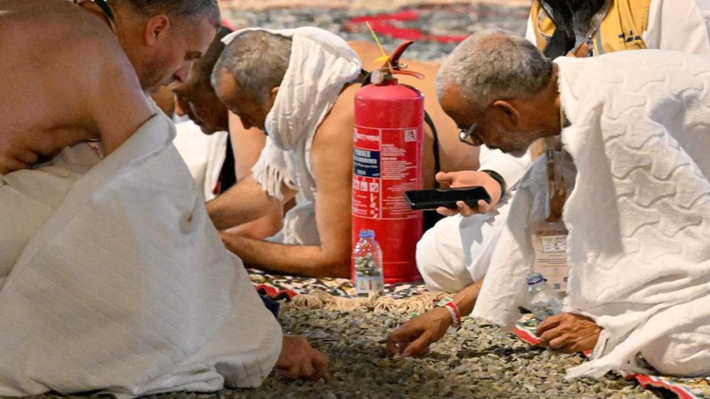 Pilgrims to perform symbolic stoning of Devil today
